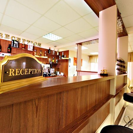 Motel Confort Floresti  Εξωτερικό φωτογραφία