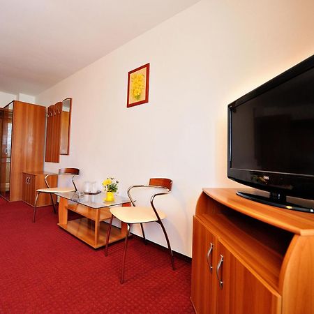 Motel Confort Floresti  Εξωτερικό φωτογραφία