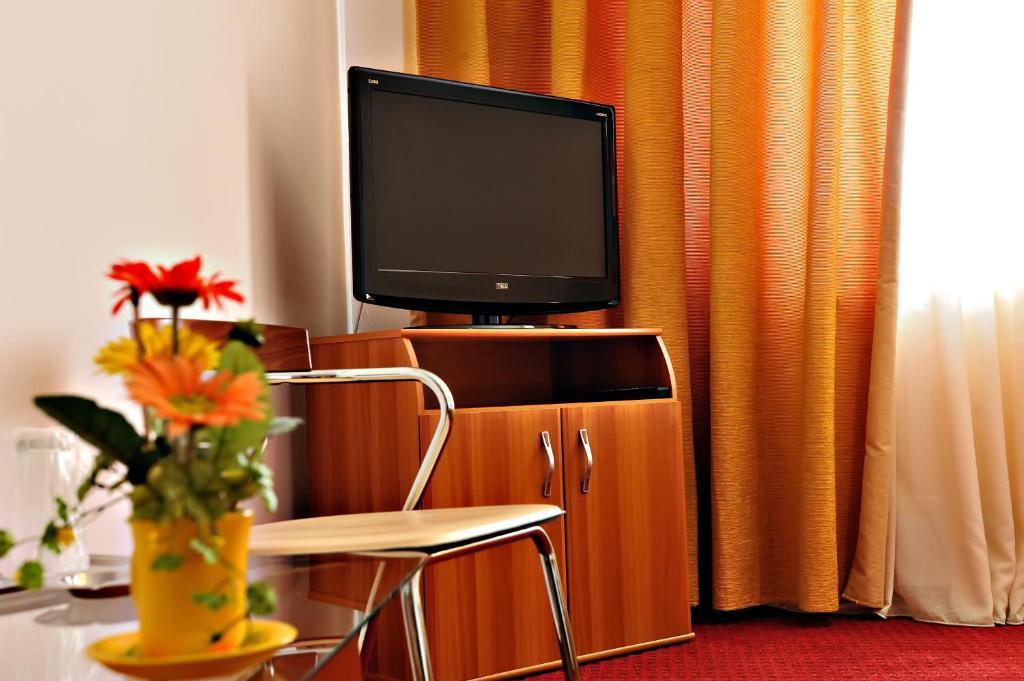 Motel Confort Floresti  Εξωτερικό φωτογραφία
