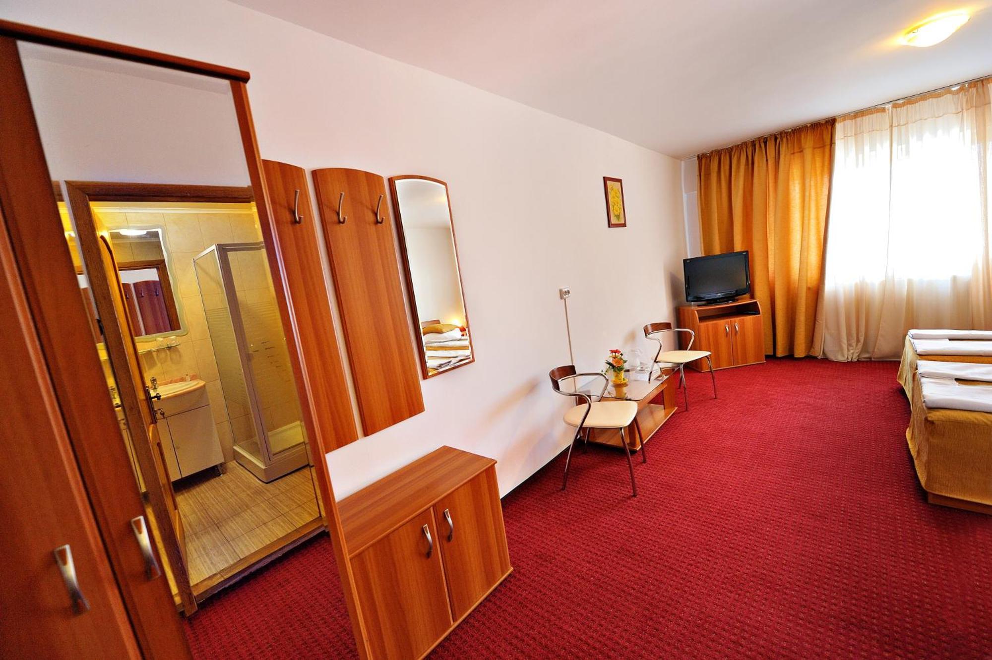 Motel Confort Floresti  Εξωτερικό φωτογραφία